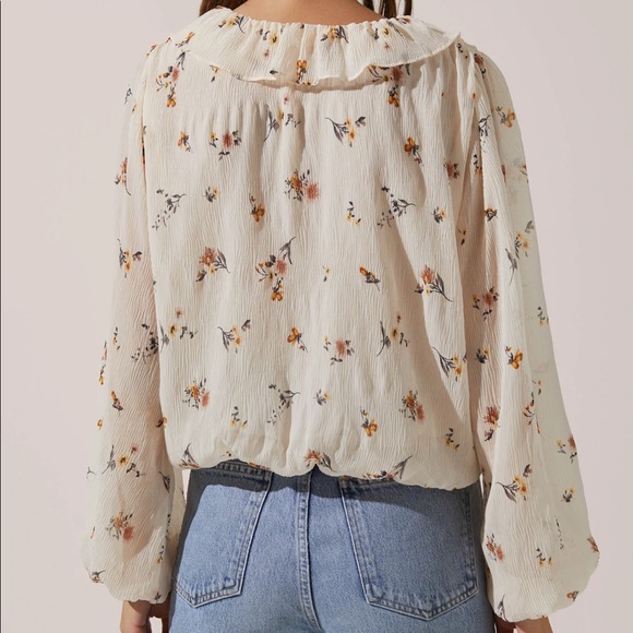 Astr The Label Ruffle Neck Blouse - Picture 2 of 7